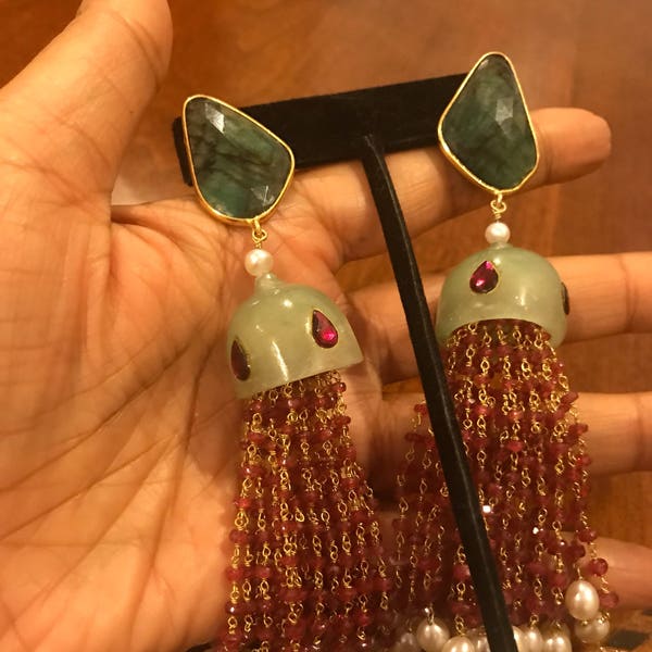 Emerald Ruby Jade Chandelier Earrings, tuby tassel earrings, emerald slice earring, emerald earring, ruby earrings, boucles d'oreilles rubis