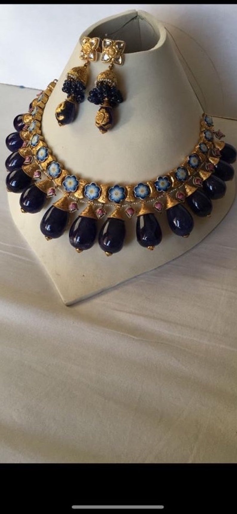 Deposita pezzi personalizzati, set di collana di rubini in oro 22k, set di collana di diamanti smeraldo, collana multi pietre preziose, collana multi zaffiro in oro immagine 1
