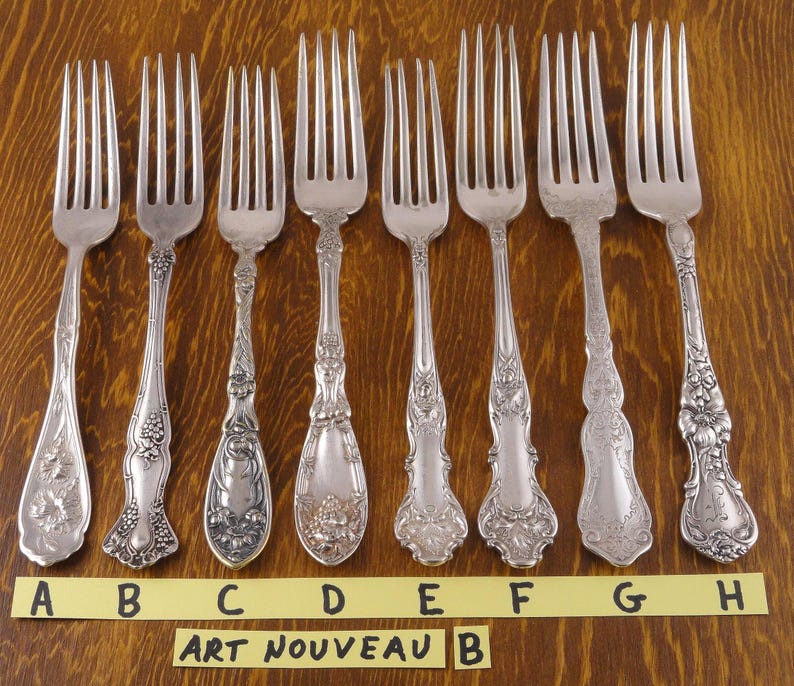 Tenedores antiguos Cubiertos plateados Cubiertos plateados Artesanía Cubiertos desiguales Tenedor para almuerzo y cena Fotografía de alimentos - Se vende por tenedor Art Nouveau B