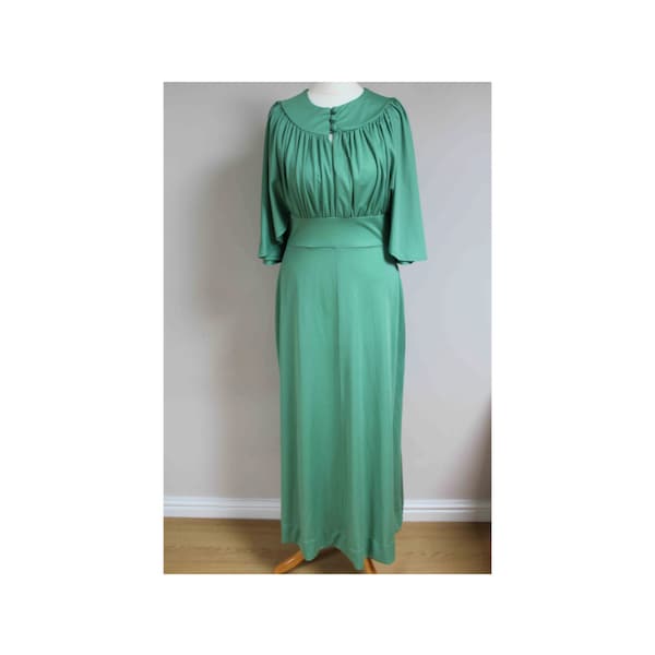1970s maxi dress pea green dress 70s dress size 8 size 10 dress green dress maxi dress batwing dress boho disco dress 1970s dress green maxi