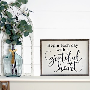 Grateful Heart Sign: Farmhouse Wall Decor, Stained Wood Frame
