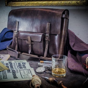 Swiss Army Inspired Leather Messenger Bag – Vintage Crossbody Satchel, Hand‑stitched, 1930s/40s Style