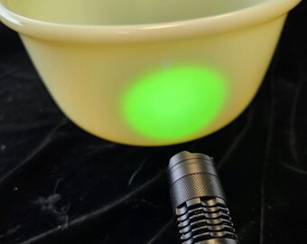 Custard glass Hamilton Beach Bowl. Uv Reactive!