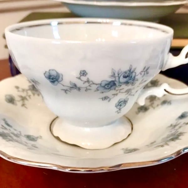 Lot of 4 Johann Haviland Blue Garland Footed Cup and Saucer  Sets