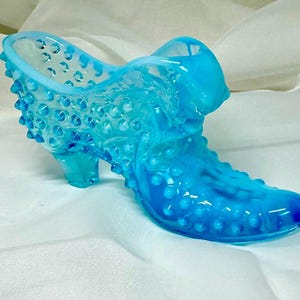 VTG Fenton Blue Opalescent Hobnail Cat Head Queen Kitten Slipper Shoe