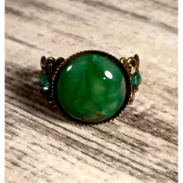 Emerald Green Goblin Ring, Fantasy Ring, Halloween Ring, MAY Birthstone, Steampunk Ring, Bright Green and Bronze, Dragon Veins Agate Ring