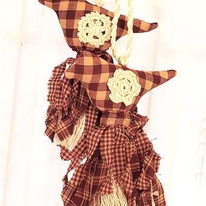 Unieke handgemaakte zelfgesponnen vogeltjeskwast voor verzamelaars: primitief boerderijornament