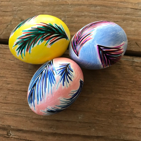 Hand Painted And Decorated Eggs Feather Pattern Etsy