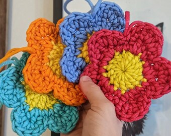 Flower dish scrubbies, handmade crochet sponge, kitchen supplies, eco friendly gift, reusable floral scrubby