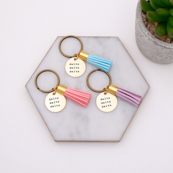 bracket necklace or keychain 2019 gold drop date charm for graduation tassel