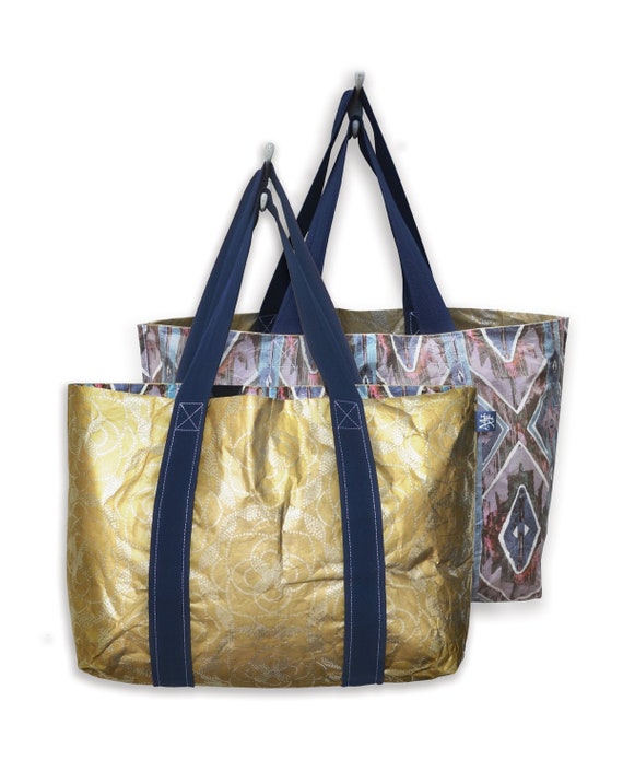 silver metallic beach bag