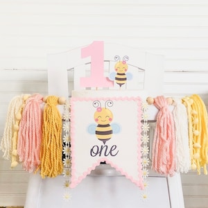 Honey Bee Birthday High Chair Yarn Tassel Banner, High Chair Banner, Cake Smash Backdrop Banner, First Birthday, Cake Topper