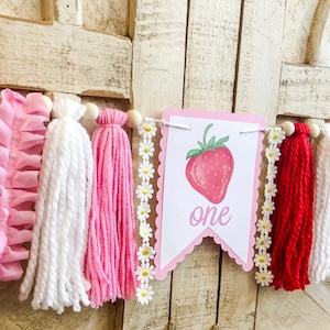 Strawberry Birthday High Chair Yarn Tassel Banner, High Chair Banner, Cake Smash Backdrop Banner, First Birthday