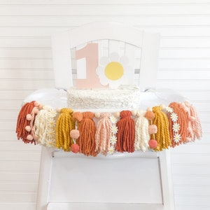 Boho Daisy Birthday High Chair Yarn Tassel Banner, High Chair Banner, Cake Smash Backdrop Banner, First Birthday, Monthly Banner