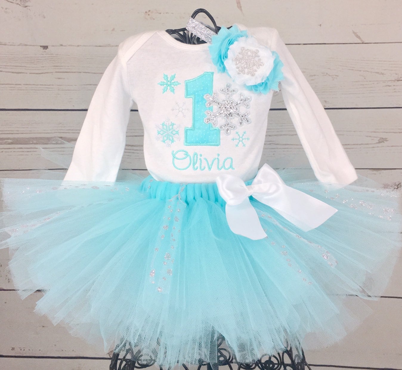 Winter ONEderland 1st Birthday Tutu Outfit, Baby Girl Birthday Outfit, First Birthday Snowflake Outfit Set, Cake Smash Outfit