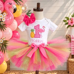 Conjunto de tutú de flamenco y piña para el primer cumpleaños, cumpleaños tropical, cumpleaños hawaiano, conjunto de cumpleaños luau.