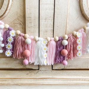 Boho Daisy Birthday High Chair Yarn Tassel Banner, High Chair Banner, Cake Smash Backdrop Banner, First Birthday