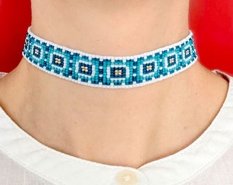 Turquoise white Beaded Choker necklace ornament ethnic folk