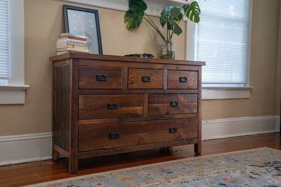 dresser 6 drawer Modern Rustic Live Edge Walnut Showcase your sense of style while keeping everything neatly tucked away in this versatile furniture piece LINQ 6-Drawer Dresser