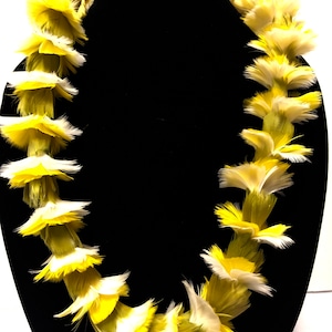 feather lei yellow white carnation blossom, handmade hawaiian wedding lei, gift a feather lei, hat lei, carnation garland, lei hulu,