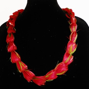 maui rosebud lei lokelani leis graduation lei hulu hawaiian feather lei hulu wedding lei birthday leis graduation leis