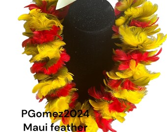 Hat lei 23 inches heirloom quality hibiscus feather lei. Designed 3/2024 by Masted Lei Artst