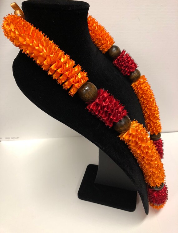 ハワイアンレイを売る少女　HAWAII ハワイアンレイを売る少女 HAWAII