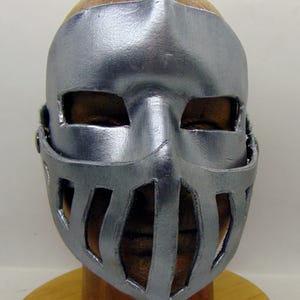 Máscara de caballero de cuero