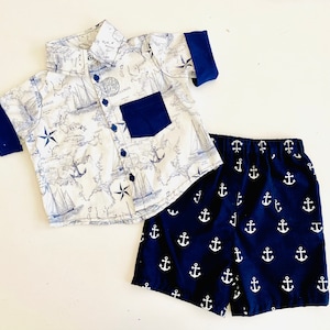 Little Ocean Explorer Maritime Karte Button Down Kleid Shirt und blau marine Anker Shorts Set