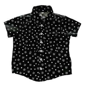 Draw me Stars doodle art Camisa con cuello abotonado