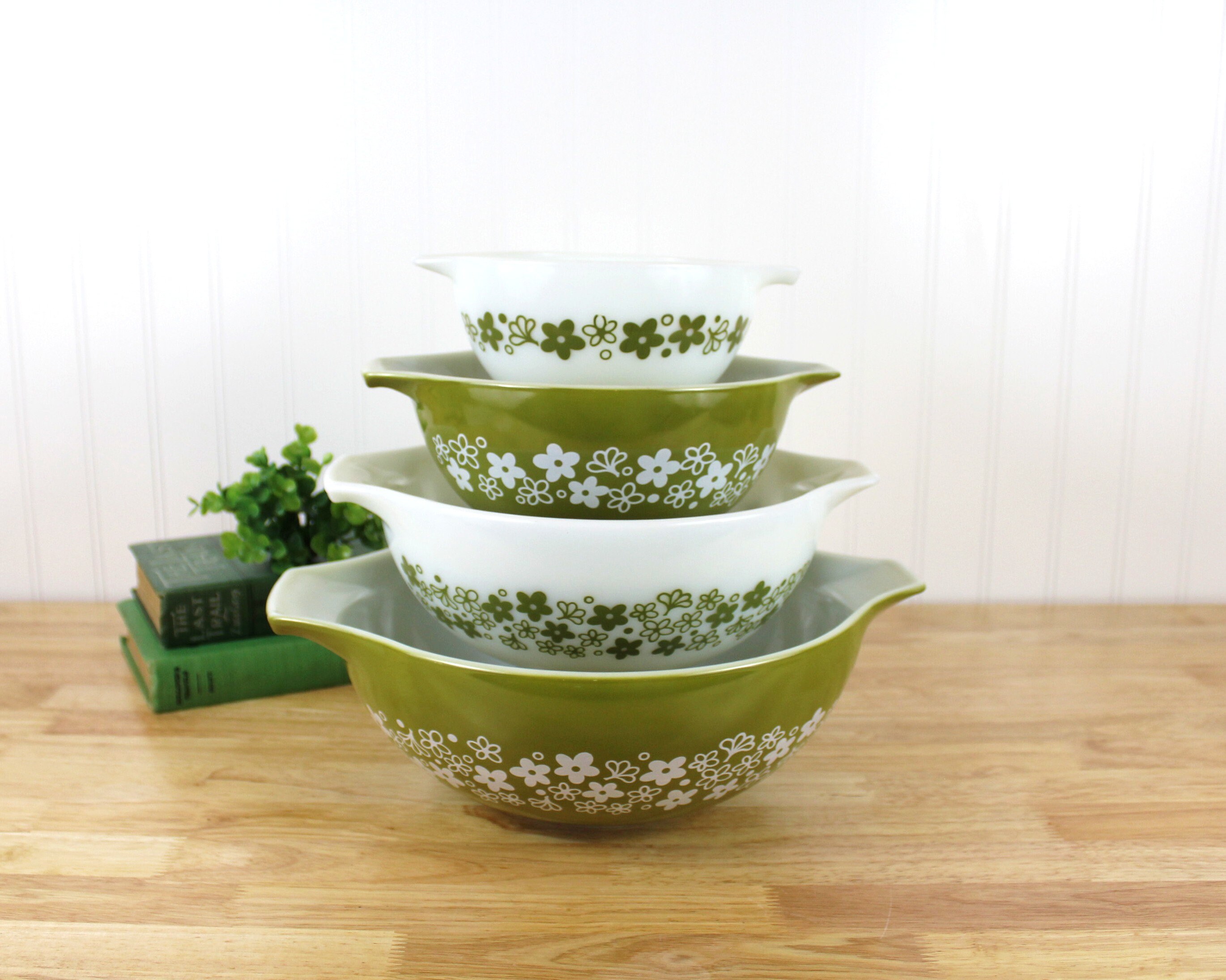 Crazy Daisy Vintage Green Pyrex Mixing Bowl 70's Vintage Pyrex