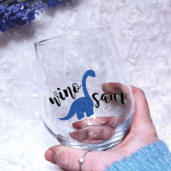 Winosaur wine glass, Dinosaur glass, Funny wine glass, Pun glass, Dinosaur pun, Sparkly dinosaur, Wino Saur glass