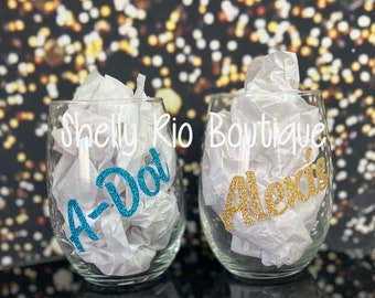 Personalized Glitter Wine Glass, Bride, Bridesmaid, Maid of Honor, Wedding, Birthday Party, Gift, Custom, Bachelorette