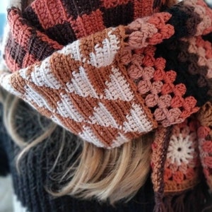 Crochet pattern mixing scarf image 1