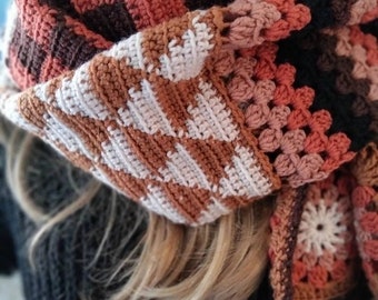 Crochet pattern mixing scarf