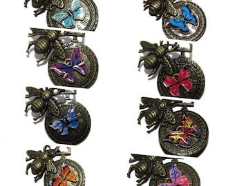 Broche con forma de abeja estilo steampunk, con base de reloj de bolsillo y mariposa esmaltada #PW01-08