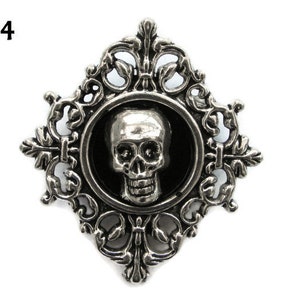 Steampunk pin badge brooch silver diamond shaped backing with a silver gothic skull #DB4