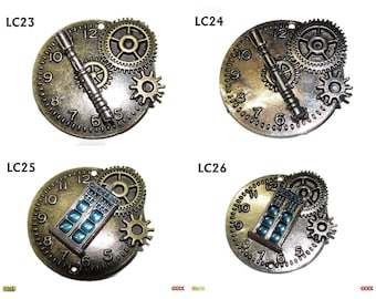 Speldbadge Steampunk-wijzerplaat: zilveren sonische schroevendraaier en blauwe politiedoos