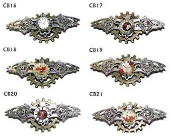 Speldbadge steampunkklok: zilveren vleermuisvleugels, bronzen tandwiel