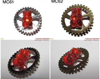 Steampunk pin badge brooch gummy bear on medium bronze / silver cog / gearwheel #MC61-2