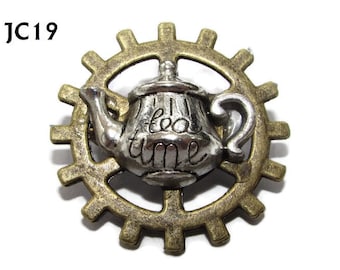 スチームパンクなピンバッジブローチ、ブロンズ製の歯車にシルバーのティーポット #JC19