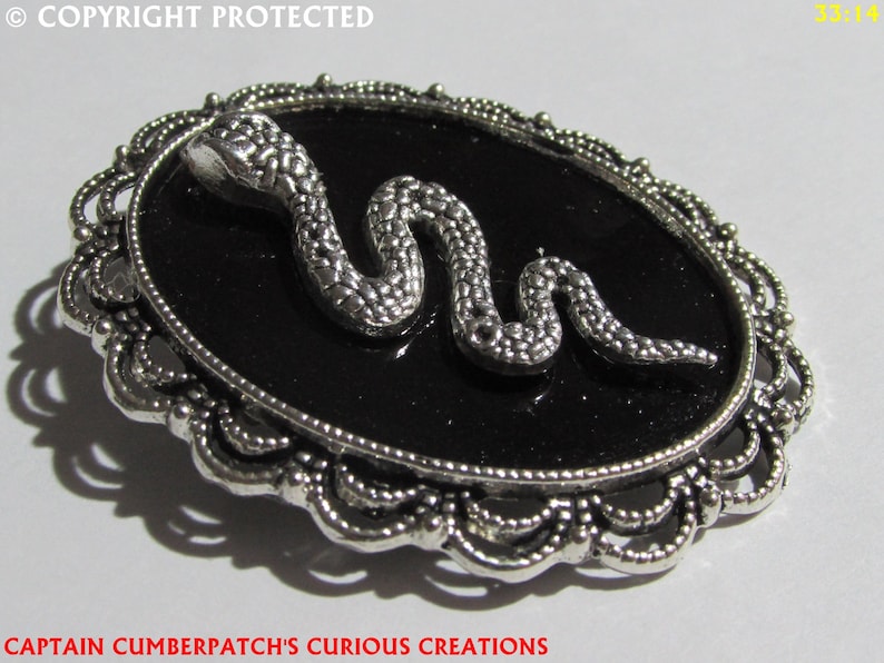 Steampunk pin badge brooch silver snake on black and silver backing Black Adder Harry Potter Slytherin #LO58
