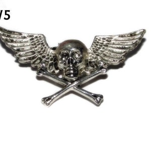 Steampunk pin badge brooch silver skull & crossbones with silver wings #MW5