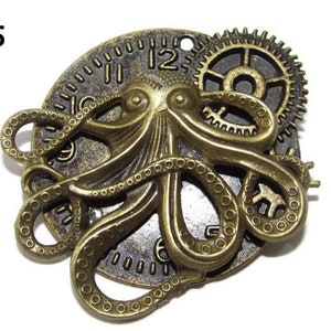 Könnte beinhalten: Ein bronzefarbener Oktopus mit Uhrwerkgetrieben und einem Zifferblatt. Der Oktopus hat acht Tentakel und ist von Zahnrädern umgeben. Das Zifferblatt hat römische Ziffern und einen Minutenzeiger.