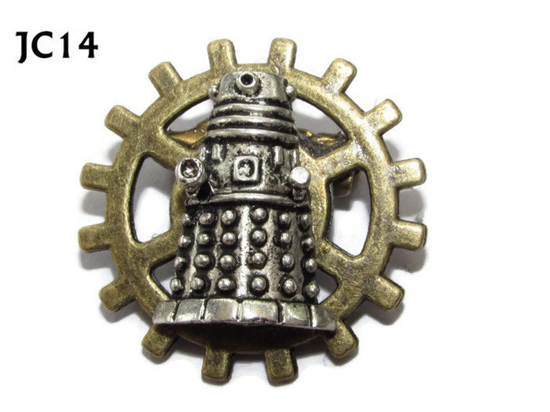 Steampunk Brooch Pin - Silver Skull & Crossbones With Cog Gearwheel Design, Pirate Theme