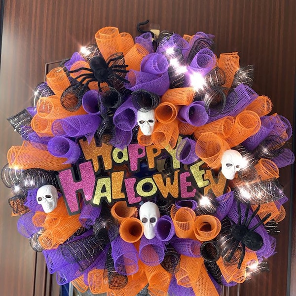 Happy Halloween Wreath / Spooky Wreath / Halloween wreath / Halloween decor / Skull wreath / Trick or treat / Skull Purple wreath / Bright