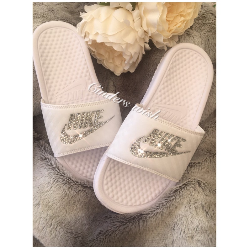 nike benassi slides amazon