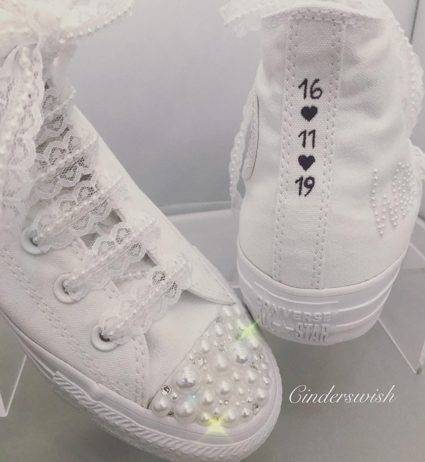 Converse con nombre Pearl y detalle Pearl en color blanco Cordones y cordones Pearl Detalles dibujados a mano Converse Pearl Converse de boda Pearl Etsy Mexico