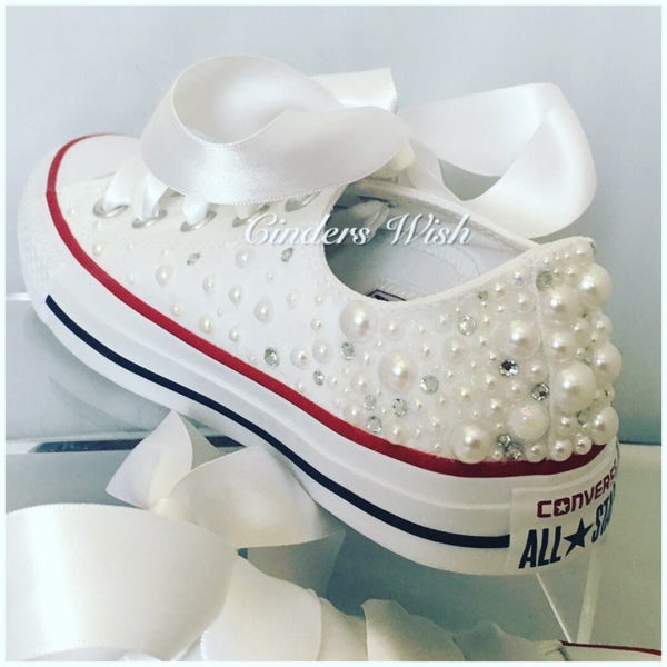 White Pearl Converse - Outsides of shoes embellished   / Wedding converse / Bridal chucks / Bridal converse / Crystal shoes/ bridesmaid m