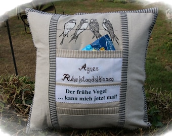 Ruhestand  Geschenk mit Namen,  Der frühe Vogel ...., Kissenbezug beige, Kissenbezug bestickt beige, Rentnerkissen, Ruhestandskissen